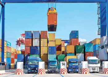 تجارت خارجی ایران به ۹۰ میلیارد دلار رسید/ تاثیر این آمار بر سفره مردم چیست؟