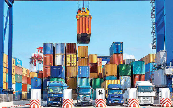 تجارت خارجی ایران به ۹۰ میلیارد دلار رسید/ تاثیر این آمار بر سفره مردم چیست؟