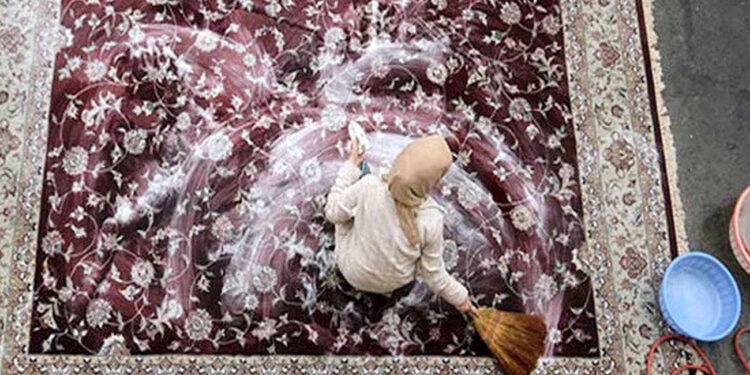 افزایش ۱۰ درصدی مصرف آب در قم/ آیا شستن فرش با آب شرب تضییع حق‌الناس نیست؟