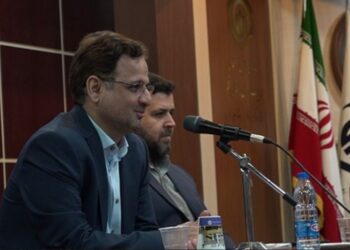 پیشرفت 98 درصدی نسخه‌نویسی الکترونیکی در قم/ مسئولان استان به فکر راه دسترسی بیمارستان امام رضا(ع) باشند