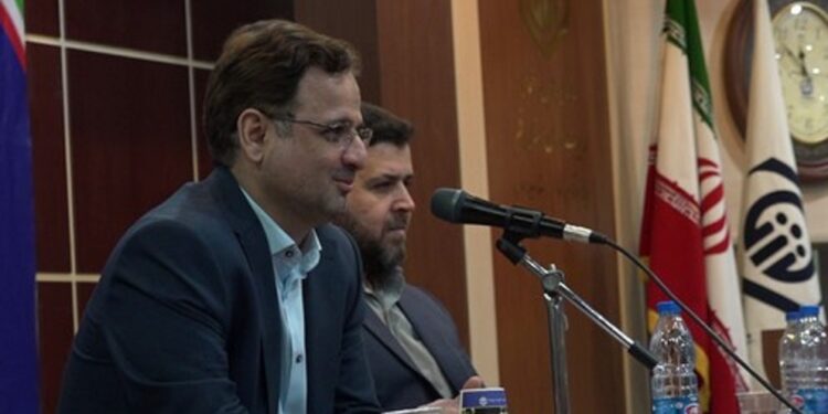 پیشرفت 98 درصدی نسخه‌نویسی الکترونیکی در قم/ مسئولان استان به فکر راه دسترسی بیمارستان امام رضا(ع) باشند