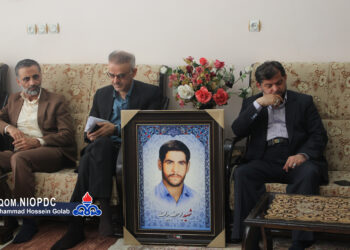 تجلیل مسئولان شرکت ملی پخش فرآورده‌های نفتی منطقه قم از خانواده‌های شهدای استان