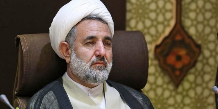 نایب رئیس مجلس: قیمت بنزین افزایش نمی‌یابد