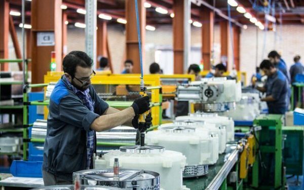 مدیرعامل شرکت شهرک‌های صنعتی قم عنوان کرد: ایجاد شغل در بخش صنعت تنها با 450 متر مکعب آب