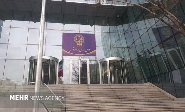 بازگشت تقاضا به بورس/ نمادهای مثبت از منفی پیشی گرفت