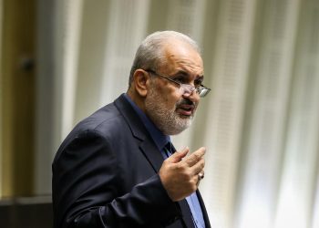 وزیر نیرو: به جای کولر از پنکه استفاده کنید!