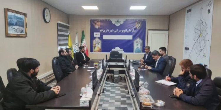 نشست کارگروه اجرایی و رسانه قرارگاه کرامت پردیسان با مدیر عامل سازمان اتوبوسرانی قم