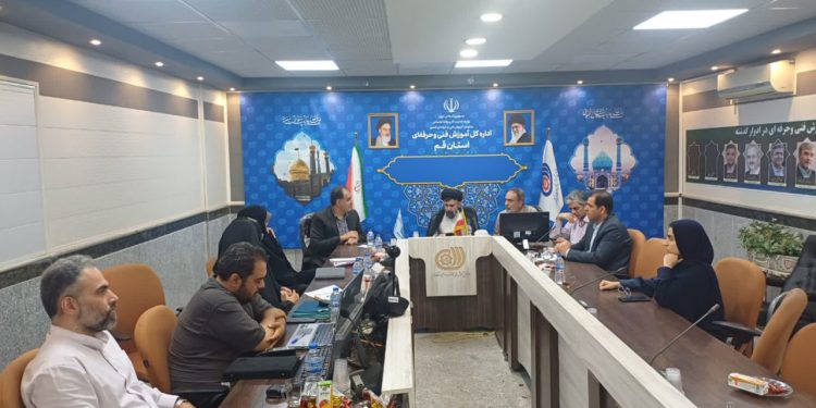 ارائه گزارش عملکرد پلتفرم «پیواز» با حضور مدیرکل آموزش فنی و حرفهای قم