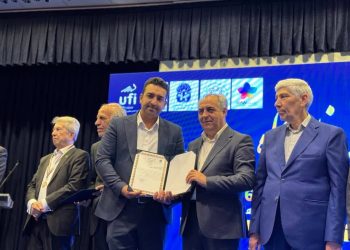 نمایشگاه صنعت کفش ایران برگزیده برترین نمایشگاه سال ۱۴۰۴/ تجلیل از مجری نمایشگاه در روز جهانی نمایشگاه